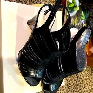 Pumps, size 10 in black